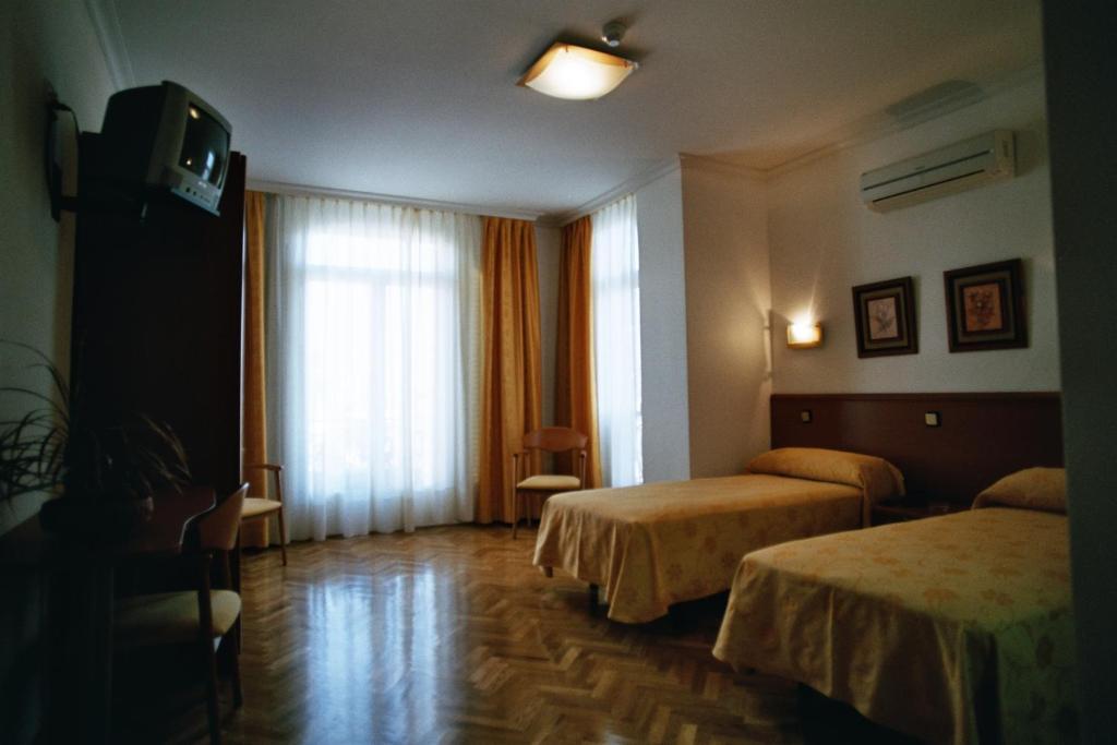 Hostal Luis XV Madrid Exteriér fotografie