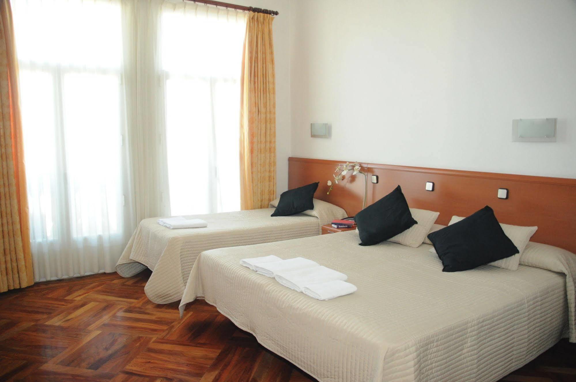 Hostal Luis XV Madrid Exteriér fotografie
