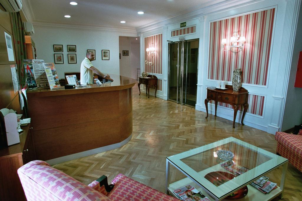 Hostal Luis XV Madrid Exteriér fotografie