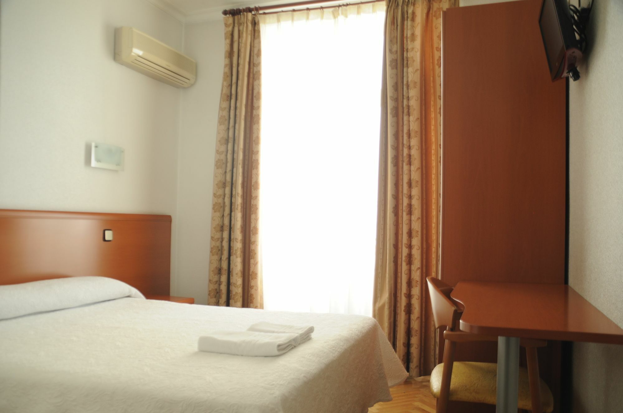 Hostal Luis XV Madrid Exteriér fotografie